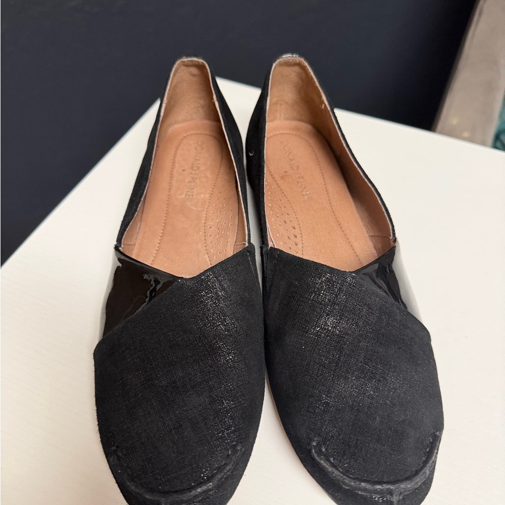 Donald J. Pliner Black Women's Flats